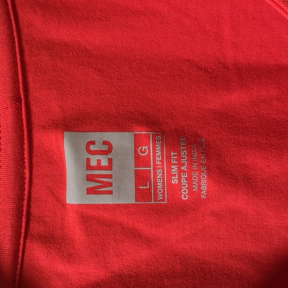 Like New MEC Red Active Top - Picture 2 of 6